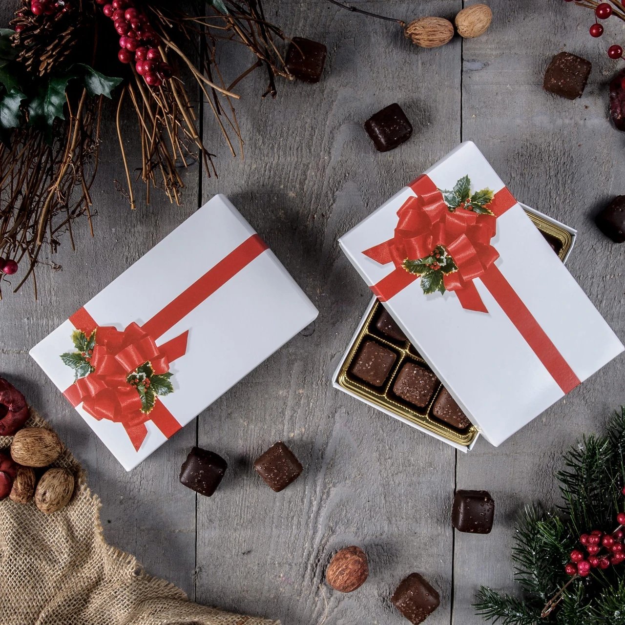 250 Covers - 1/2 lb. Candy Box Covers - Ribbon N' Holly - 7-1/8" x 4-1/2" x 1-1/8"