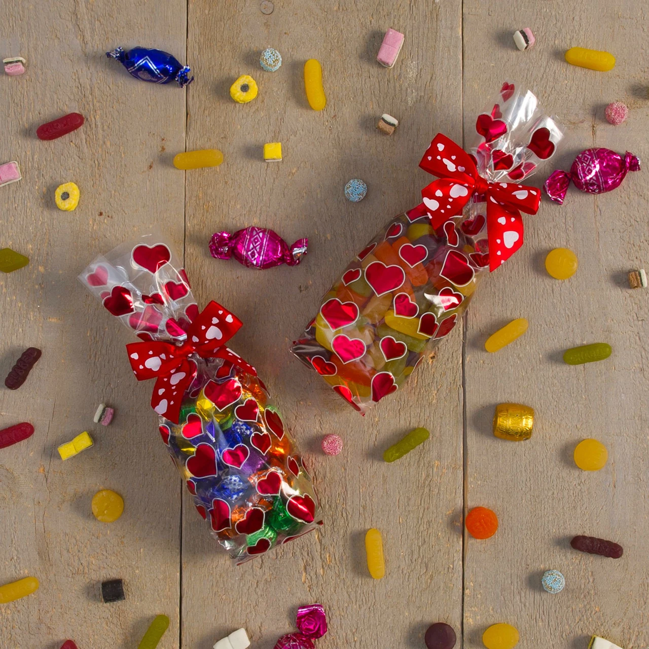 50 Bags - 1 lb. - 2.5 Mil Foil Accented Soft Bottom Cello Bags - Red Hearts
