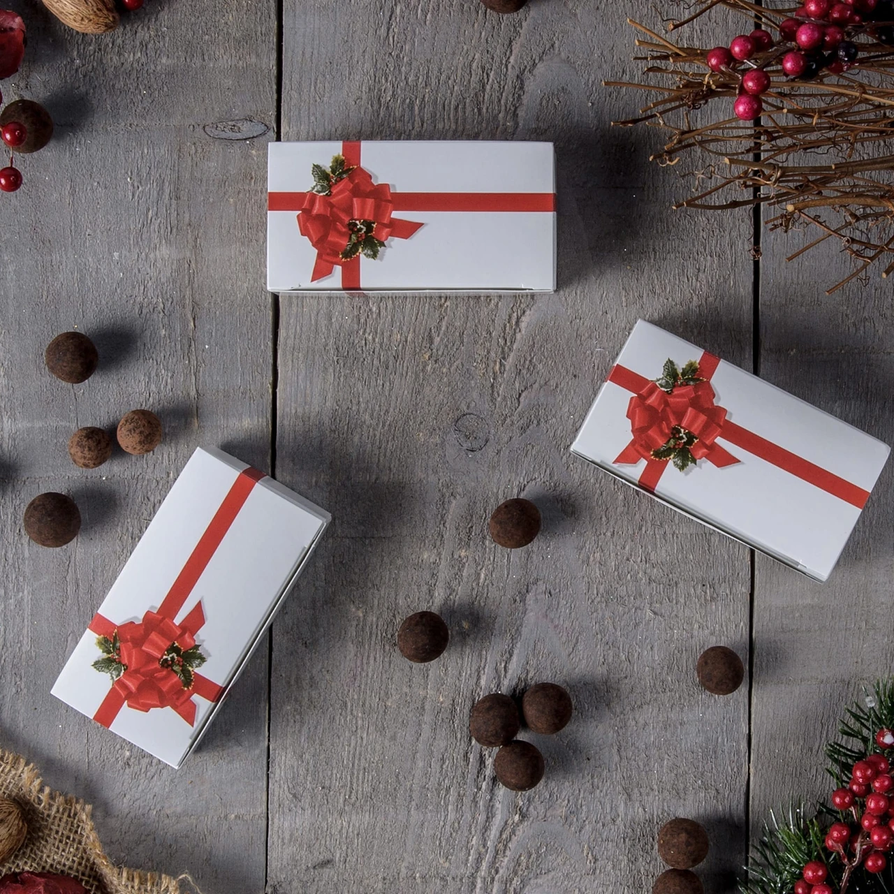 250 Boxes 1/4 lb. Ribbon N' Holly Candy Boxes 4-1/2" x 2-5/16" x 1-1/8"