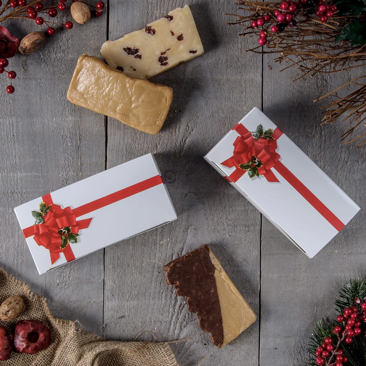 250 Boxes - 1 lb. Candy & Fudge Boxes - Ribbon N' Holly